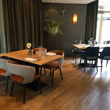 Hotel De Werelt 4*